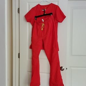 WonderWink scrub set